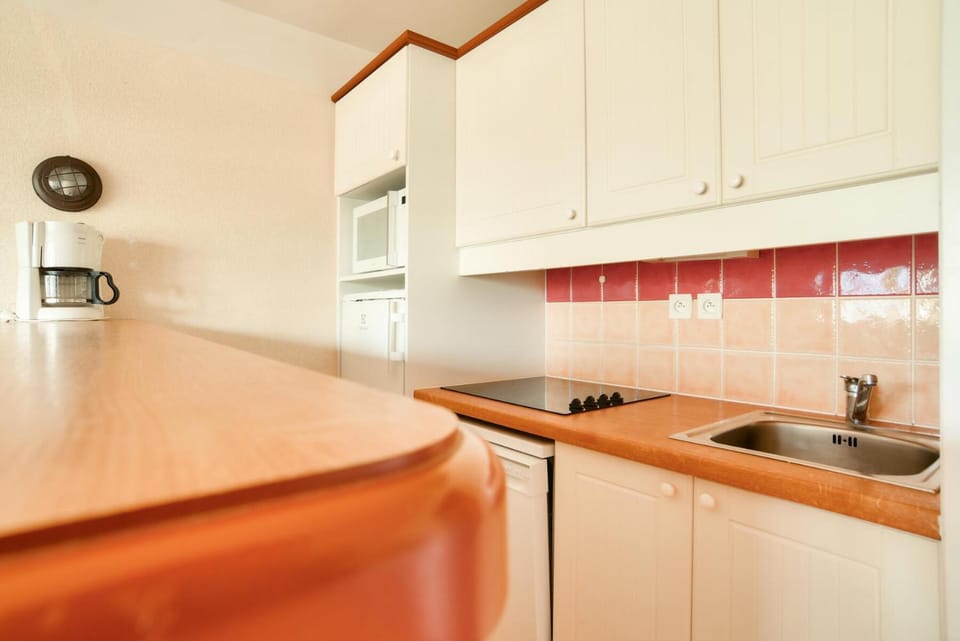 oven, kitchen