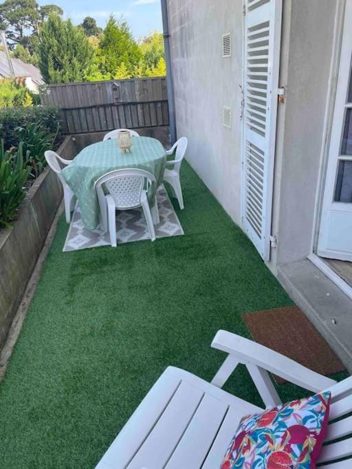 Patio, Balcony/Terrace, Seating area, Garden view, sunbed