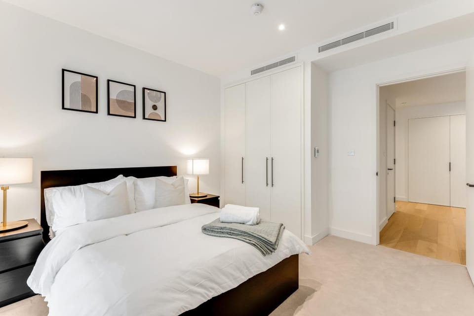 Khayat Homes - The Riverre - Luxury 2 Bed Apt Apartment in London