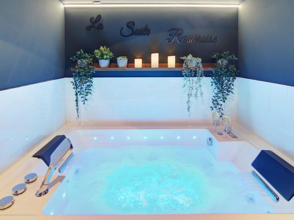 Hot Tub, Hot Tub