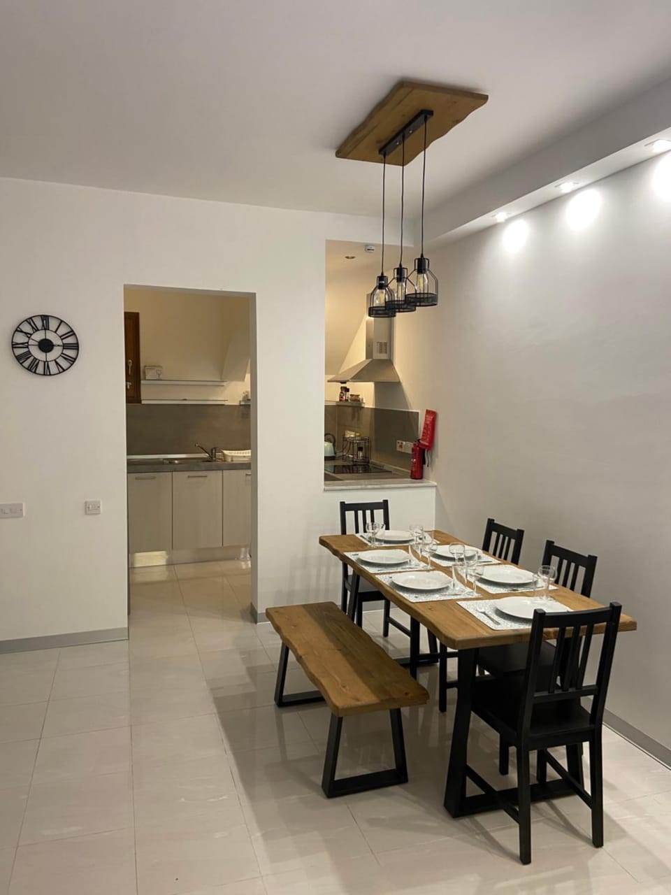 Kitchen or kitchenette, Dining area