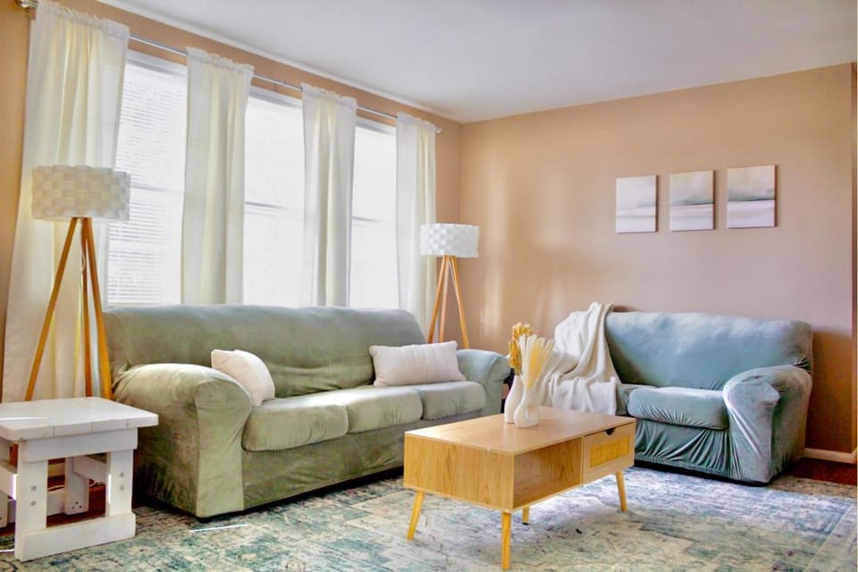 Cozy 4 bedroom Cottage by Duke Raleigh Hospital House in Raleigh