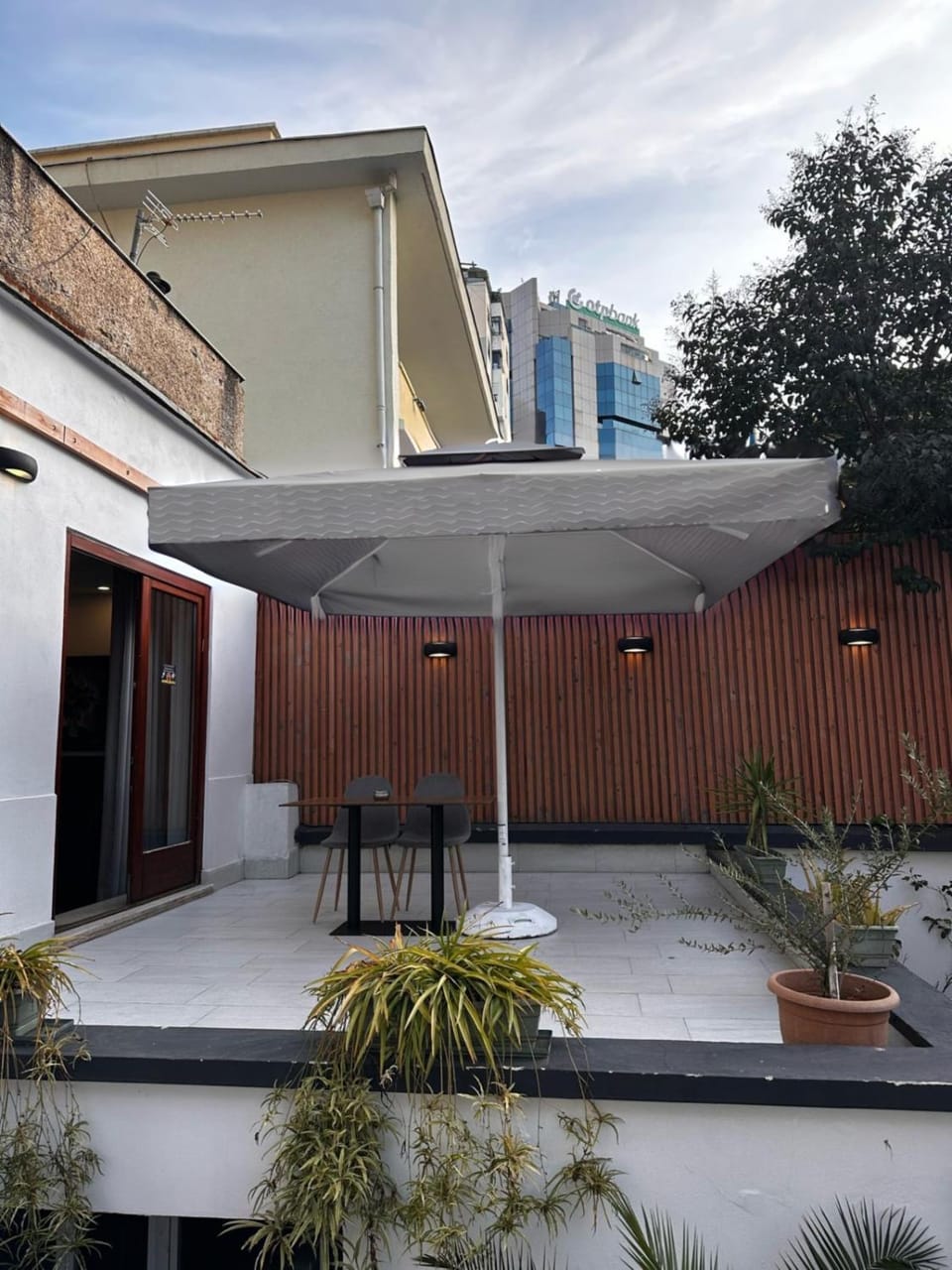 Property building, Balcony/Terrace