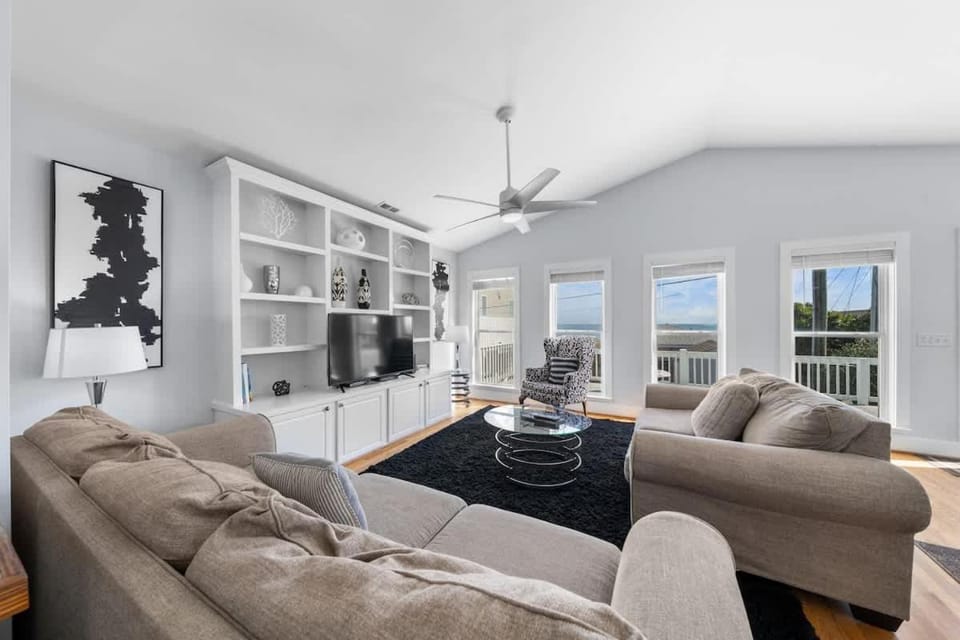 Hit The Beach Carolina Beach great views House in Kure Beach