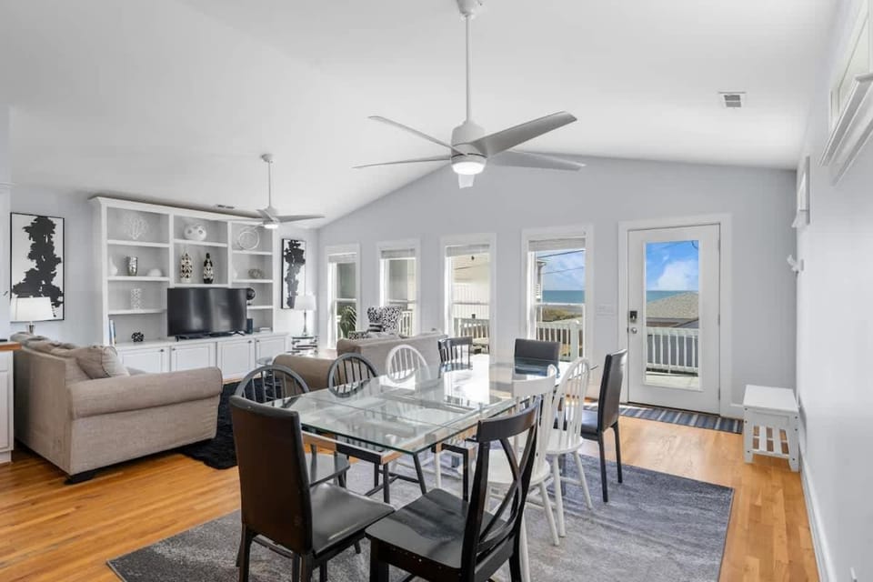 Hit The Beach Carolina Beach great views House in Kure Beach