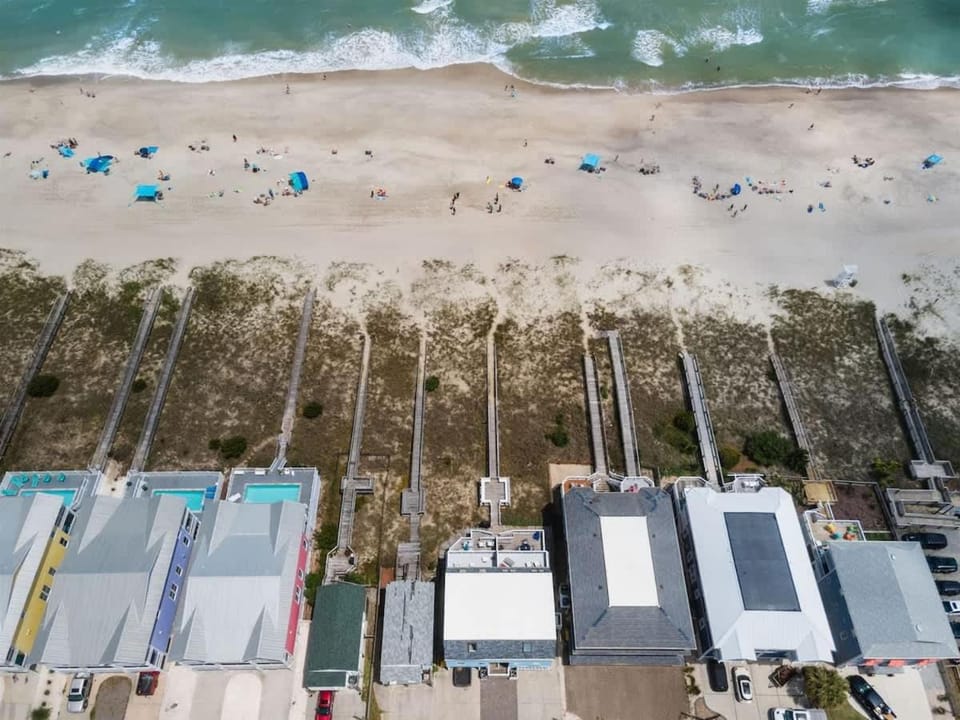 Ocean Oasis Kure Beach Ocean front, Pool coming soon! House in Kure Beach