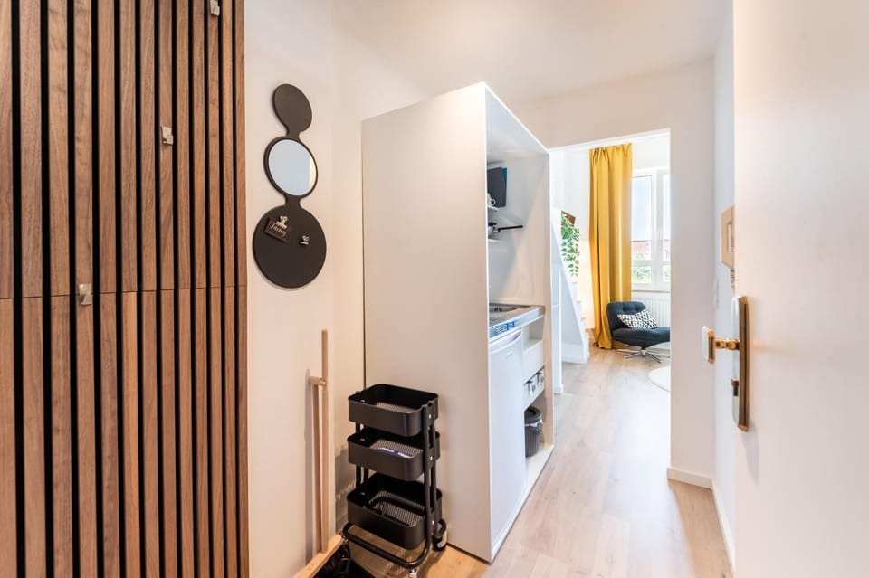 D52 - DAS BUSINESSAPARTMENT --- 2 Minuten vom Flughafen entfernt Apartment in Dresden