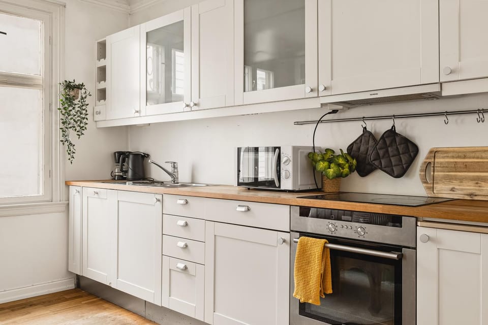Spacious! 2024 Renovated! 4 Bedrooms! Apartment in Bergen