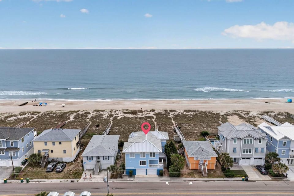 SEA2SKY Ocean front private pool and spa House in Kure Beach