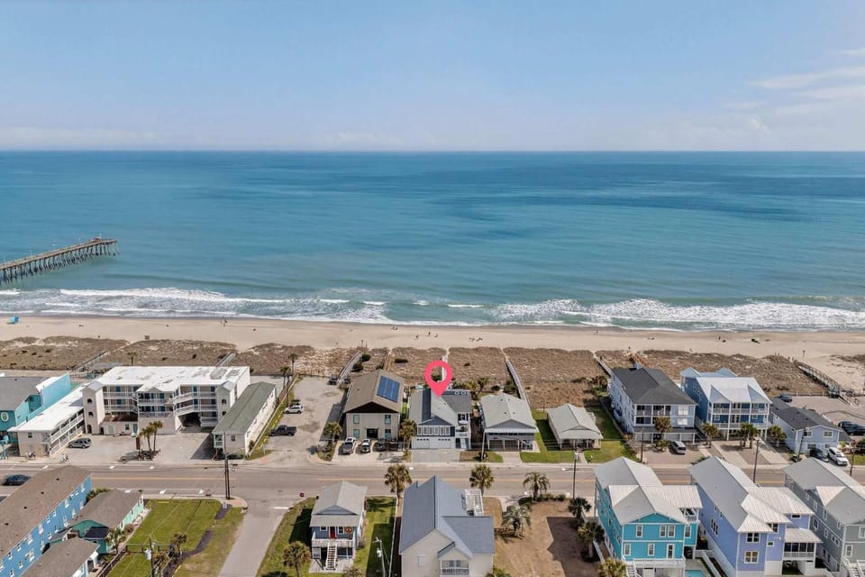 Sea Monster Ocean front with private pool, Kure Beach House in Kure Beach