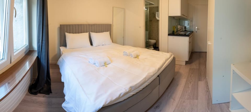 Bed, Bedroom