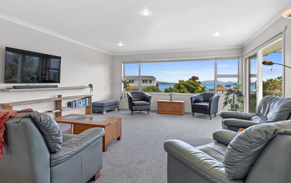 Living room, Lake view, Lake view