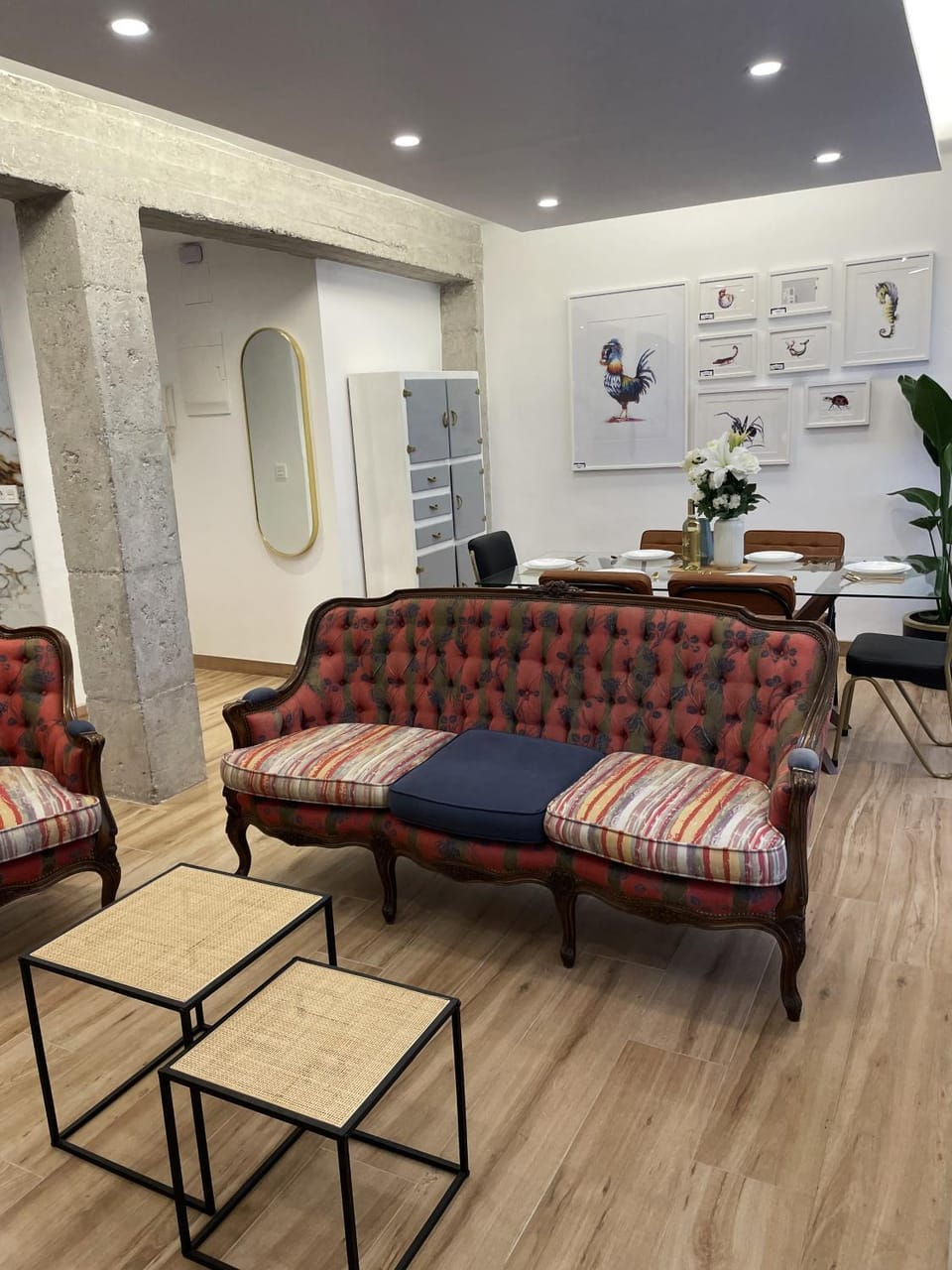 Living room, Seating area