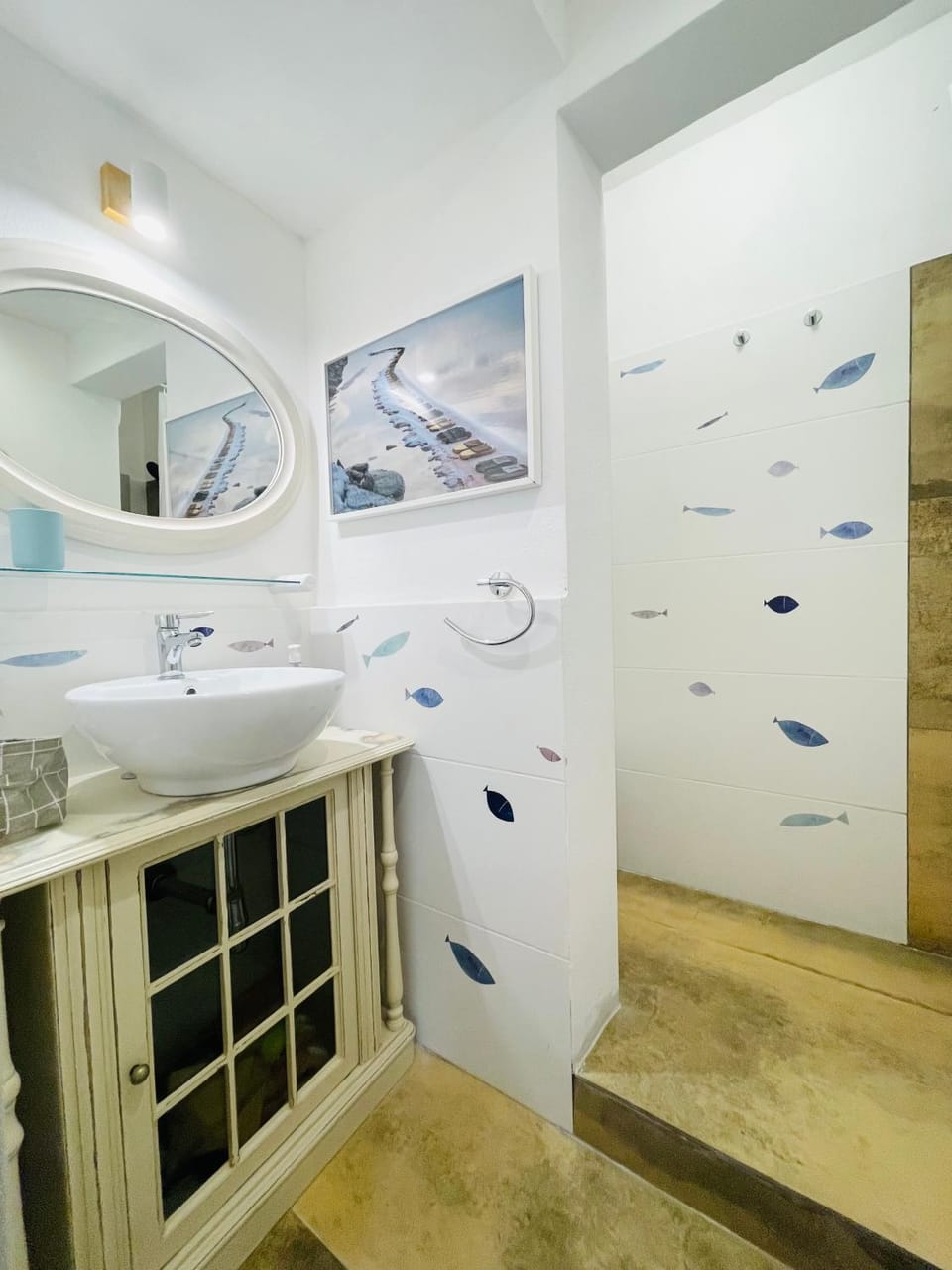 Shower, Bathroom, Decorative detail