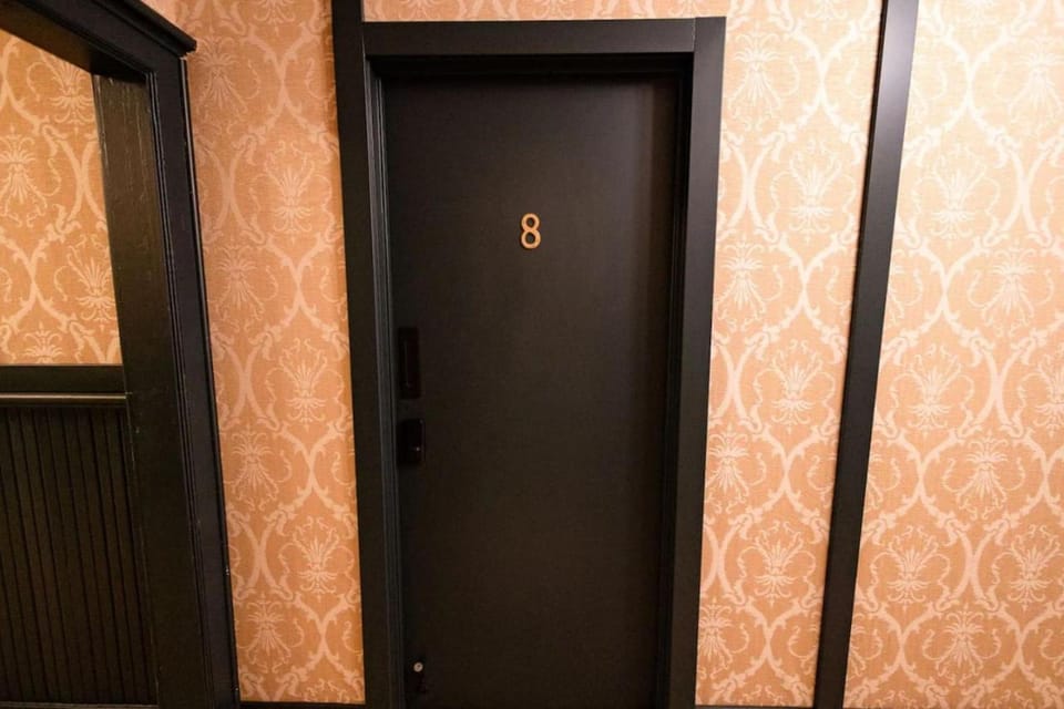 Speakeasy King Suite (Rm 8) Hotel in Nevada City