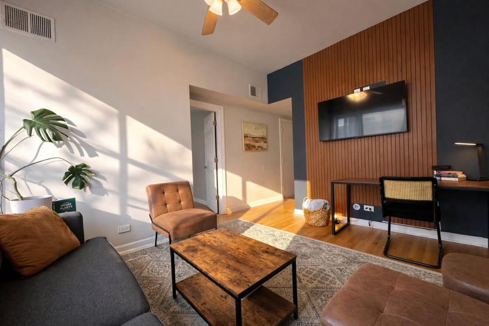 Flexhome Ukrainian Village - 2BR - Convenient Walkability Apartment in Chicago