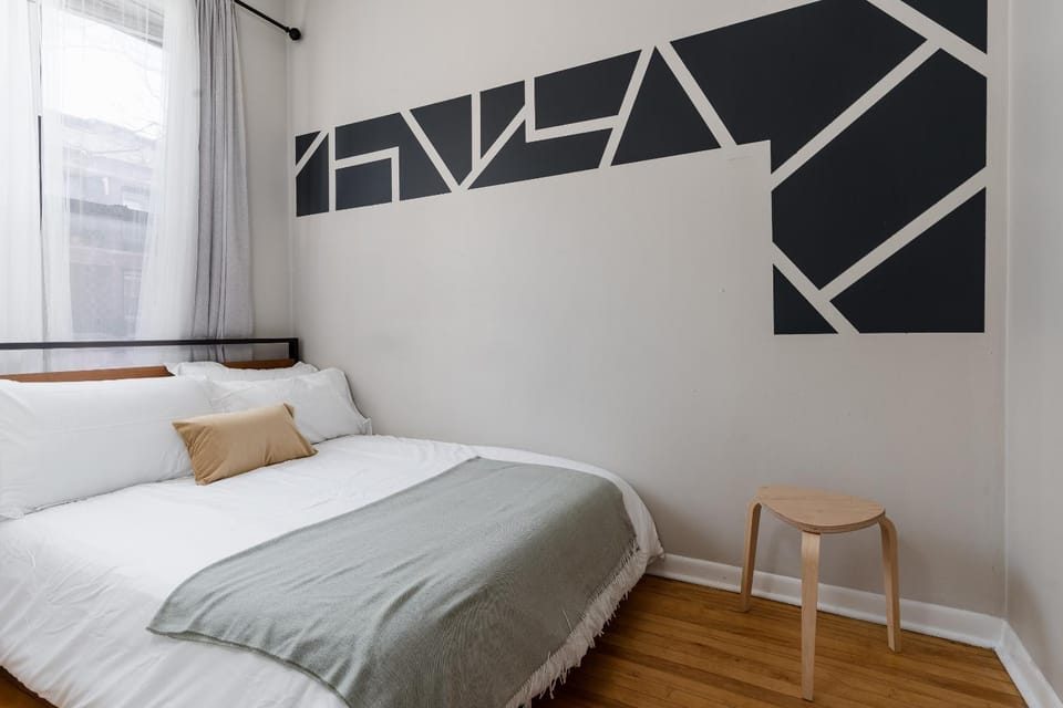 Flexhome Ukrainian Village - 2BR - Convenient Walkability Apartment in Chicago