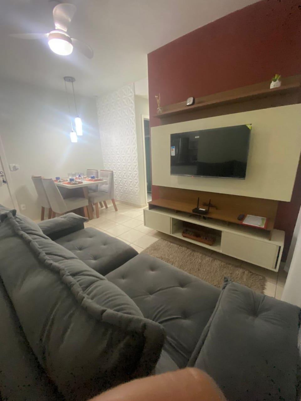 Apartamento com AR Condicionado splint, condomínio com piscina 2 Qts, próximo à praias e ao pavilhão de Carapina com portaria 24h Apartment in Serra