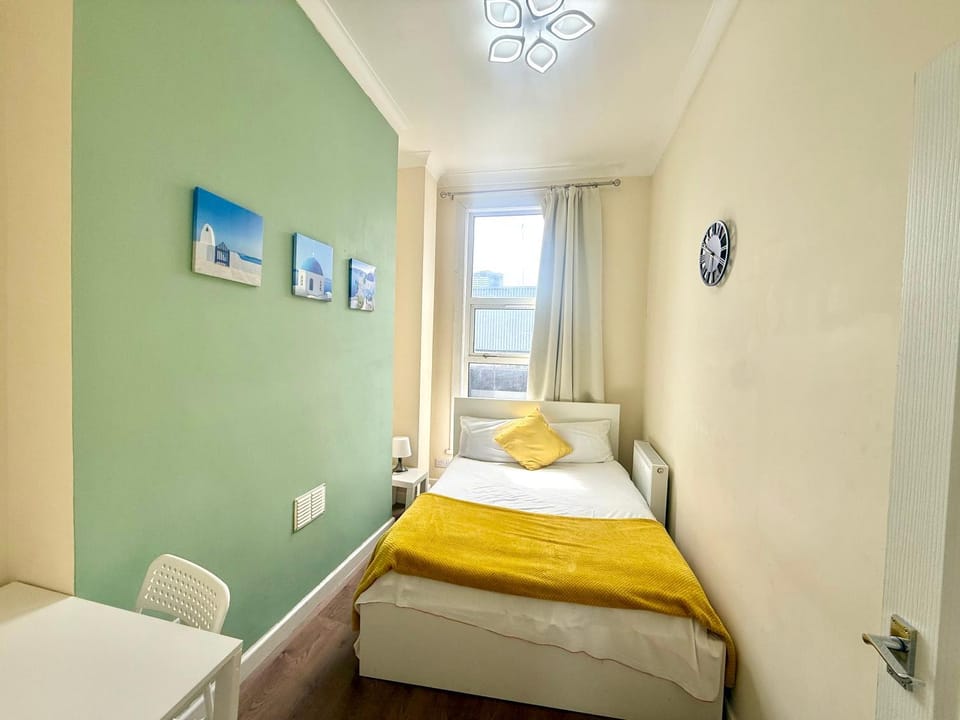 The Euston Guest House-64 Apartment in London Borough of Islington