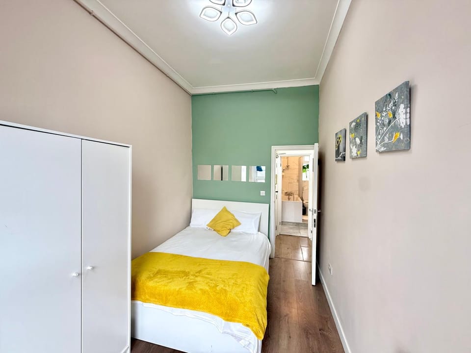 The Euston Guest House-64 Apartment in London Borough of Islington