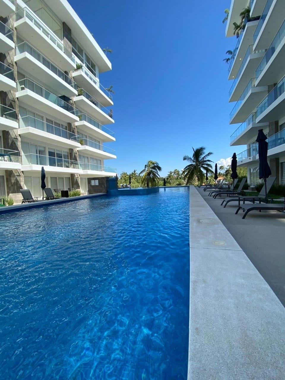 Hot Tub, Area and facilities, Swimming pool