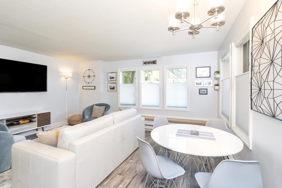 Sweet Updated Ski in Ski out 1 bedroom Etta Place Too Condo House in Telluride