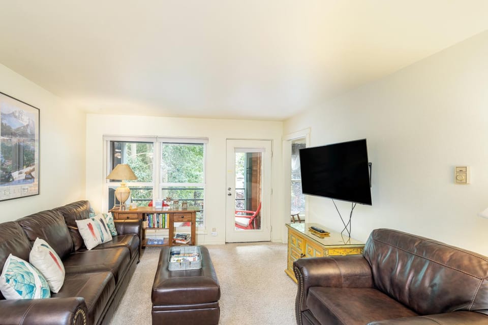 Cozy two bedroom in the middle of it all! House in Telluride