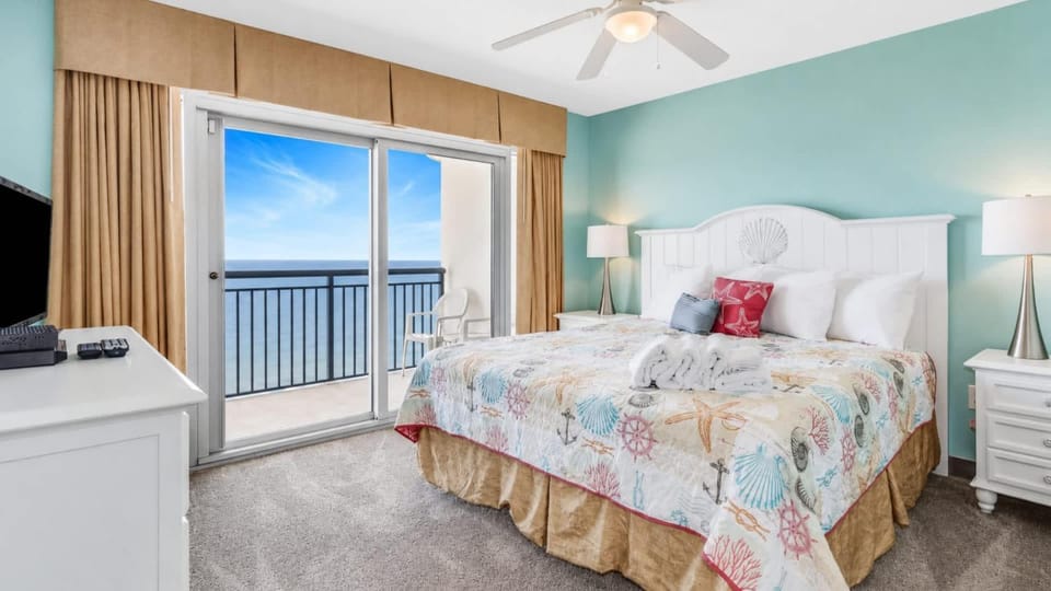 Ocean Front Grand Atlantic 4 Bedroom 3 bathroom Grand Atlantic Resort House in Myrtle Beach