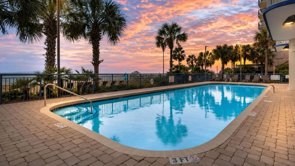 Ocean Front Grand Atlantic 4 Bedroom 3 bathroom Grand Atlantic Resort House in Myrtle Beach