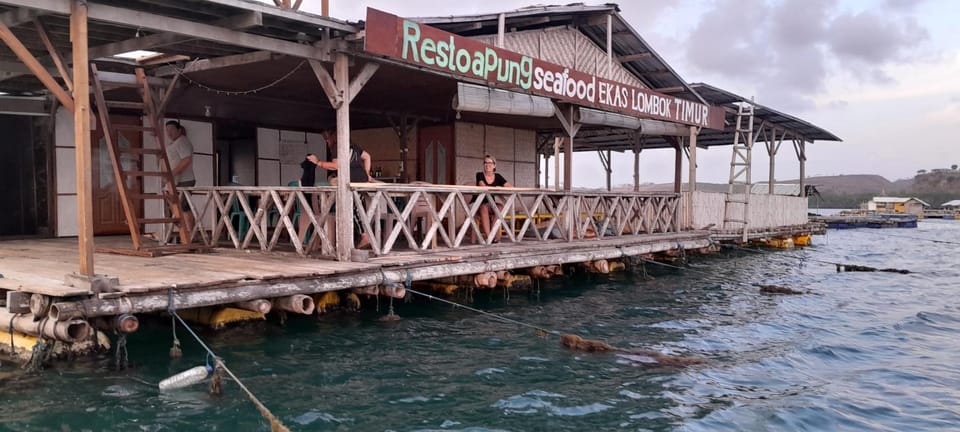 Ekas beach floating Room and suite Vacation rental in West Nusa Tenggara, Indonesia