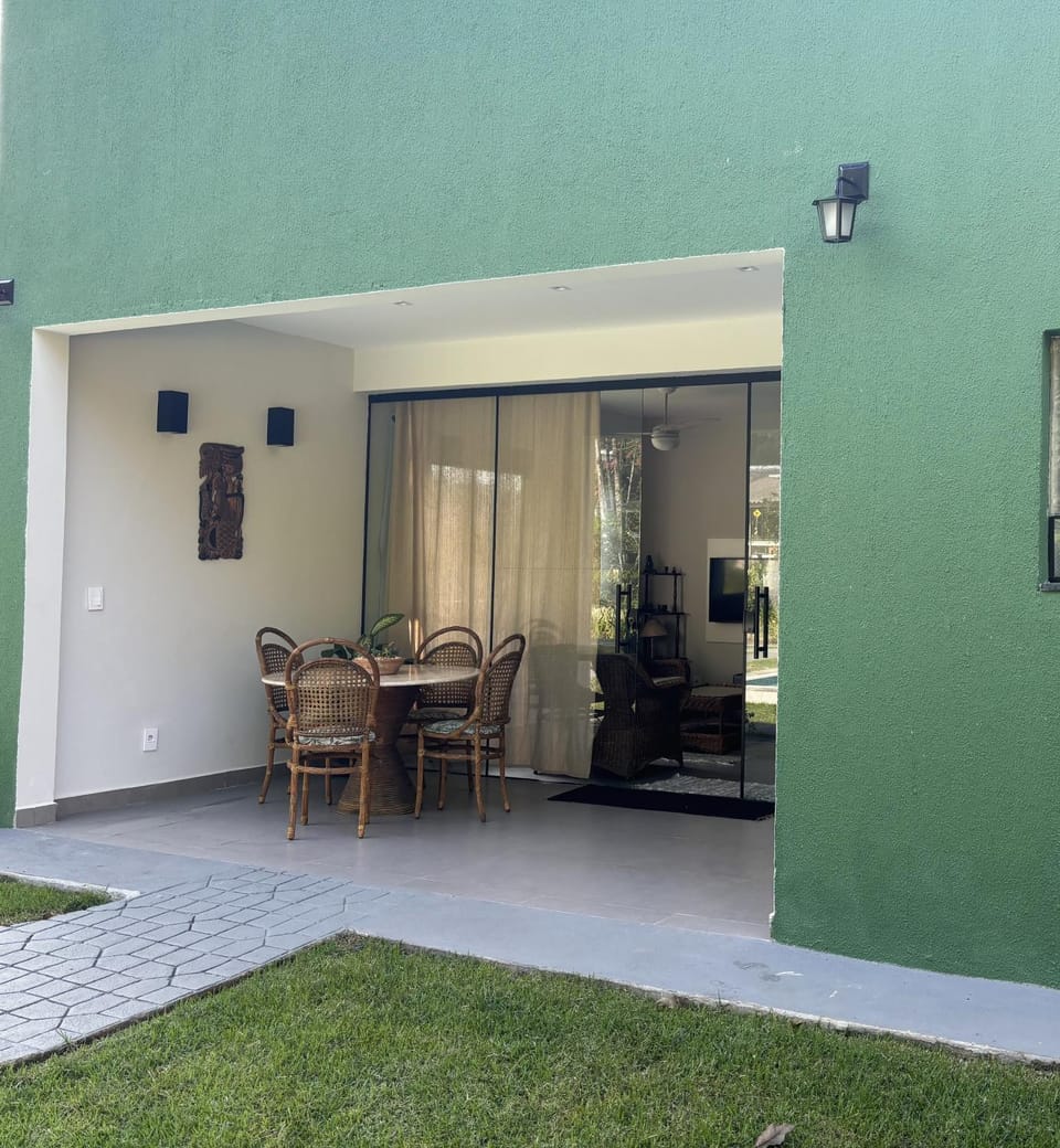 Property building, Patio, Balcony/Terrace, Seating area, Dining area