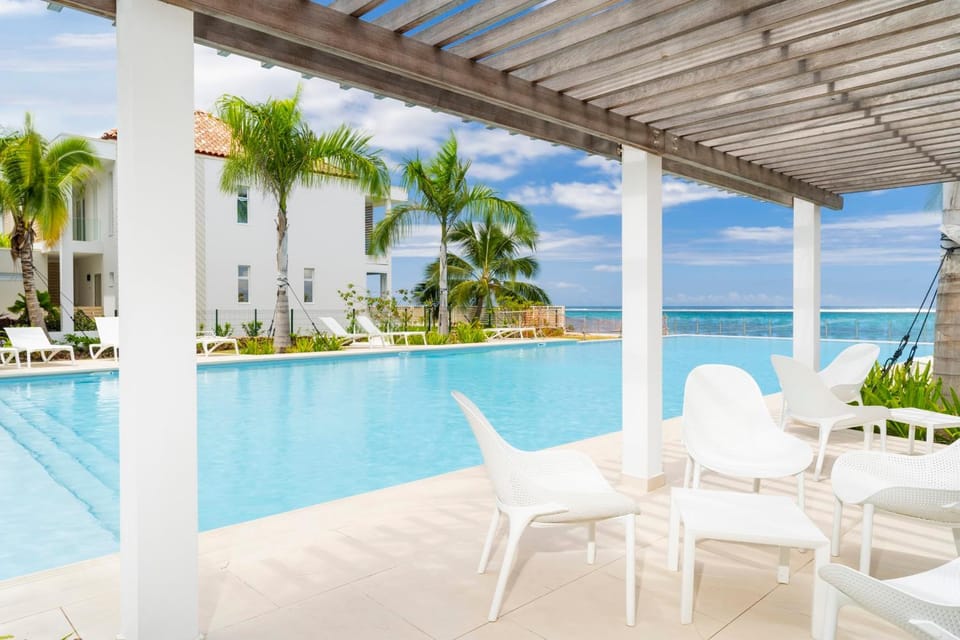Paradise luxury White Beach Apartment in Tahiti