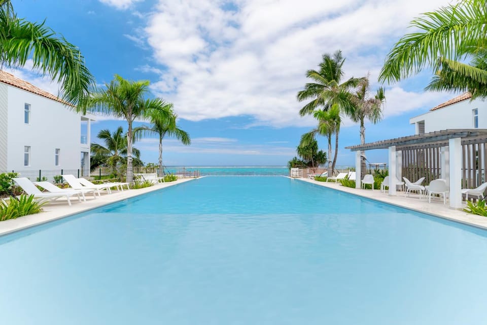 Paradise luxury White Beach Apartment in Tahiti