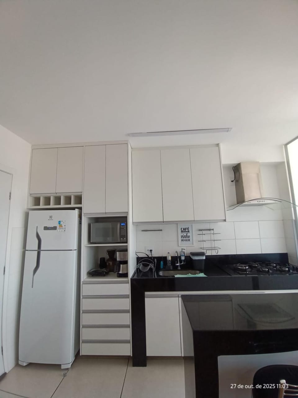 Kitchen or kitchenette, Dining area, stove