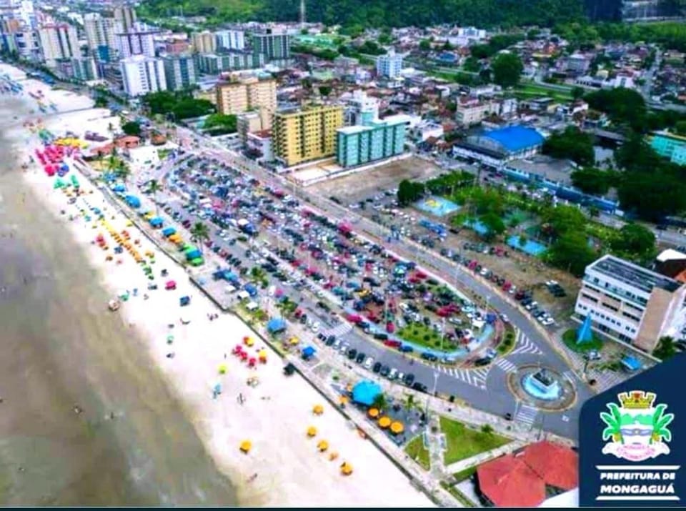 Apartamento beira mar Centro da cidade WiFi grátis Apartment in State of São Paulo