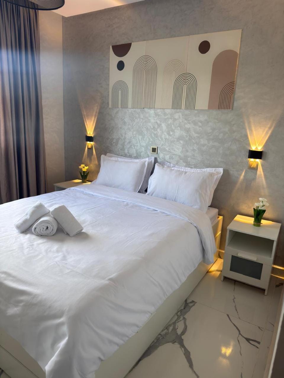 Bed, Photo of the whole room, towels