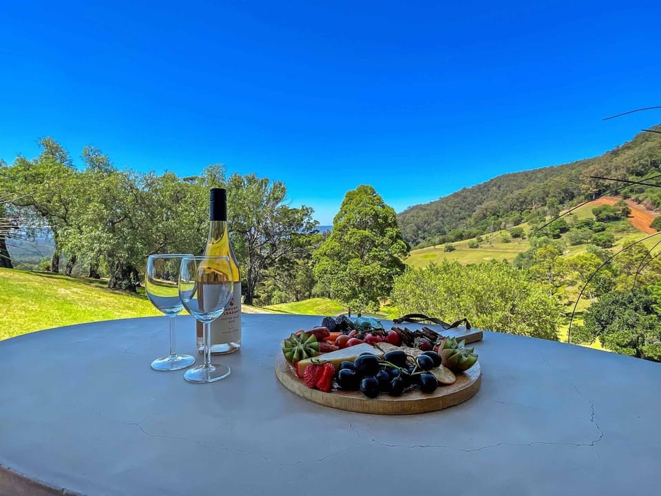 Elouera Retreat House in Mount View