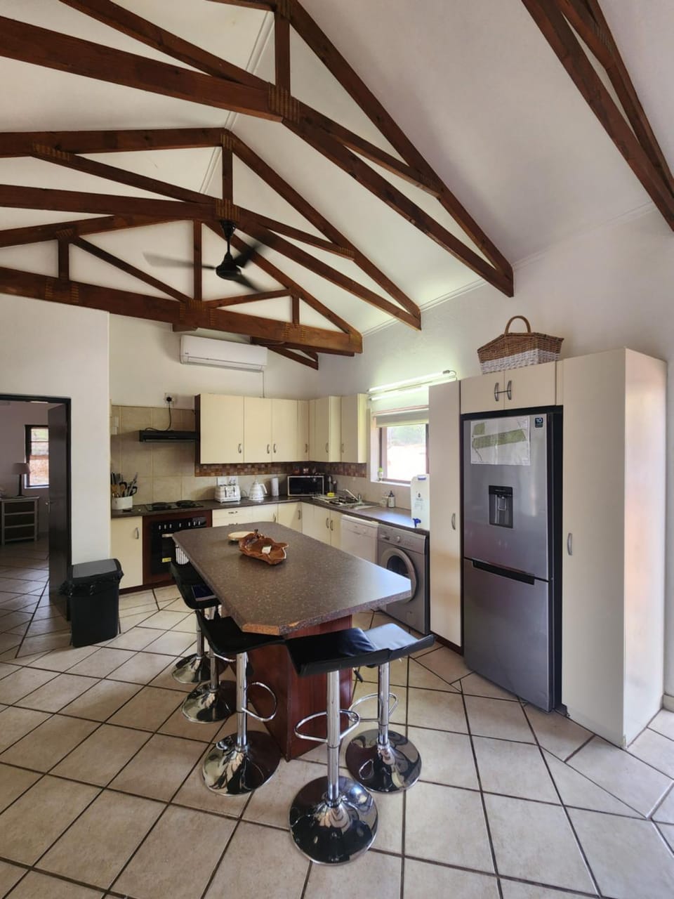 Kitchen or kitchenette, Dining area, oven, stove