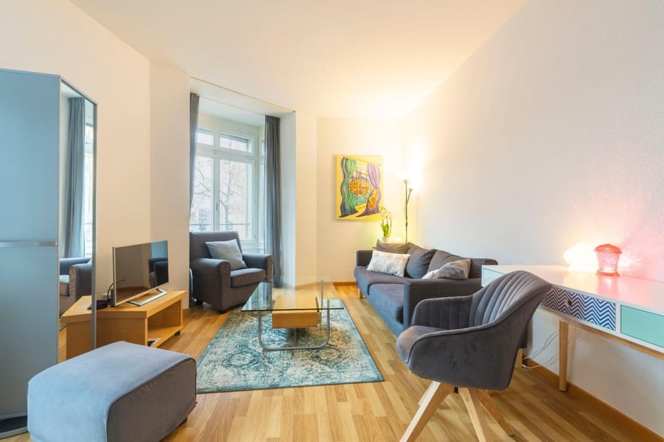 TV and multimedia, Seating area