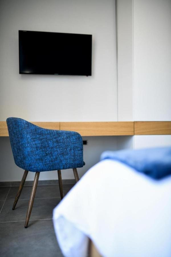 TV and multimedia, Seating area