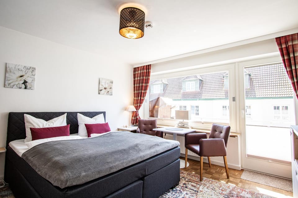 Property building, Living room, Bedroom
