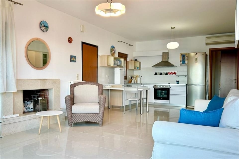 Kitchen or kitchenette, Living room, Seating area