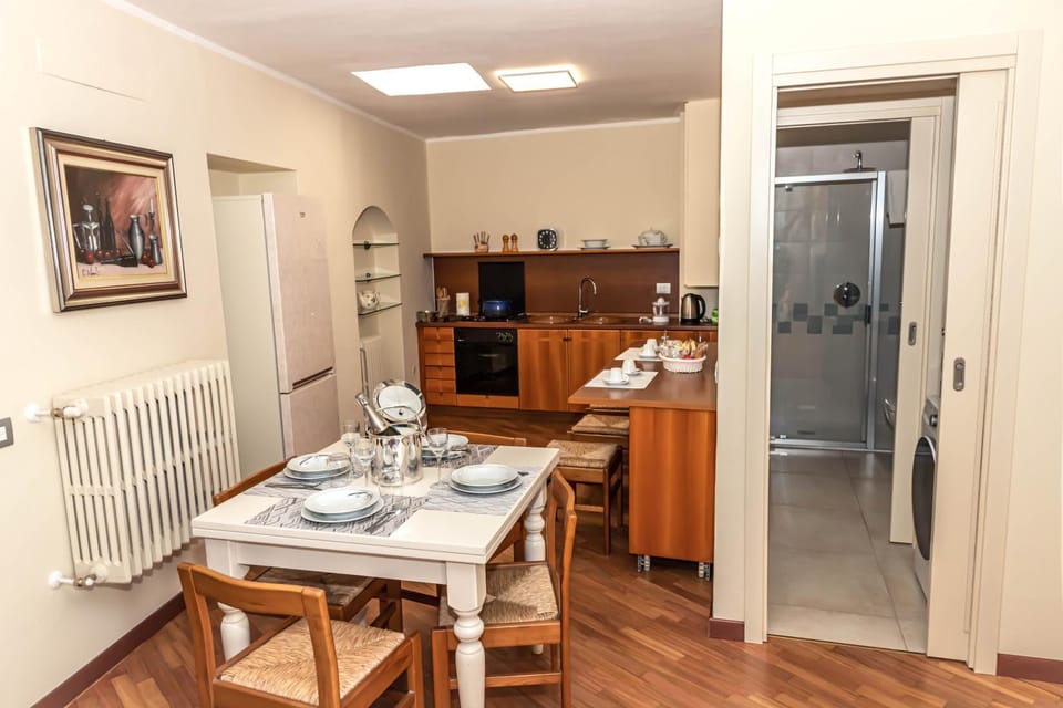 Kitchen or kitchenette, Dining area, pet friendly, stove