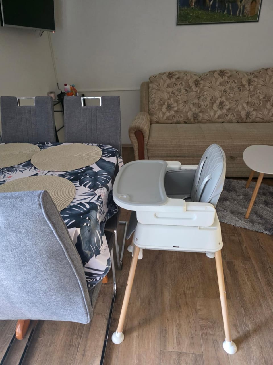 Living room, Dining area