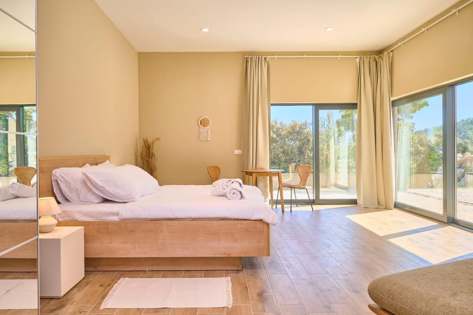 Bed, Bedroom