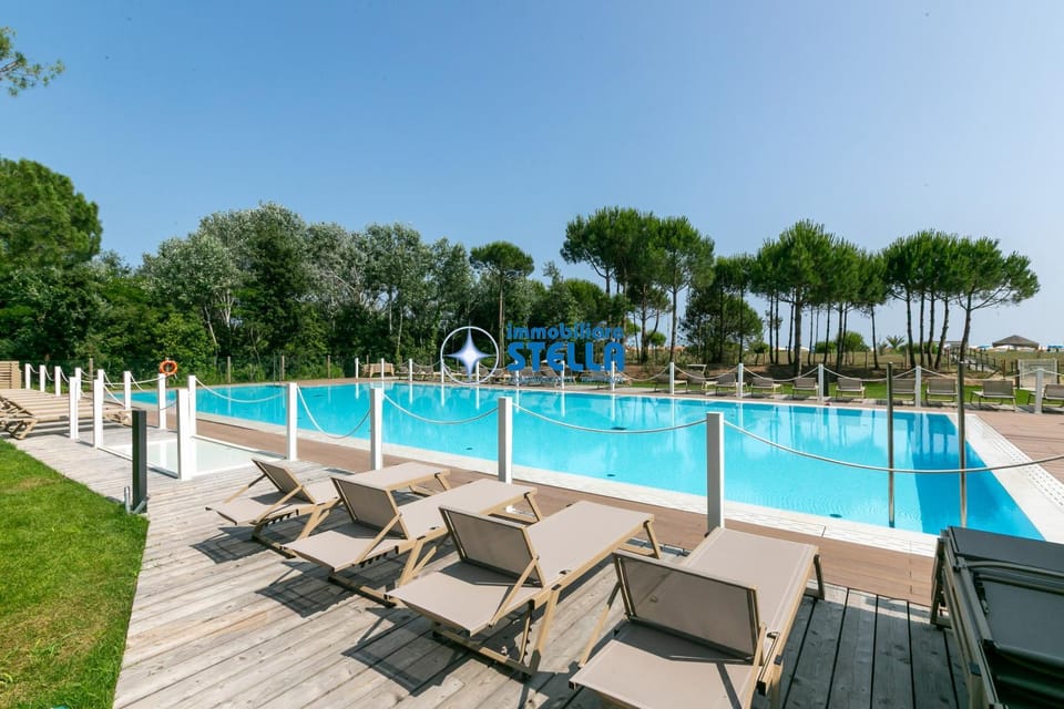 Property building, Swimming pool