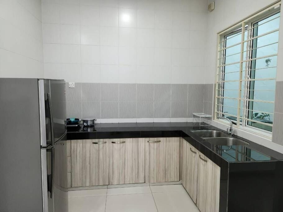 IPOH BOTANI bauhaus 17pax/4BR/mahjong/tv box House in Ipoh