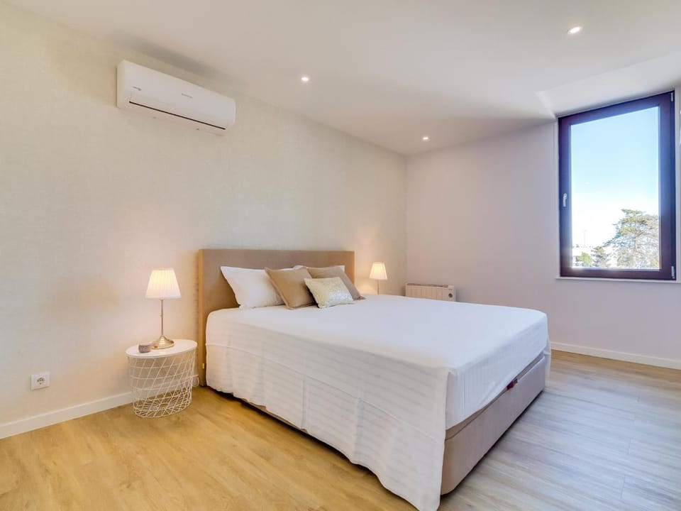 Bed, Photo of the whole room, Bedroom, air conditioner
