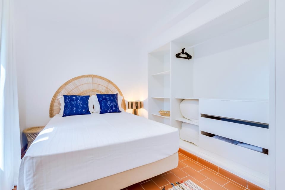 Bedroom, storage