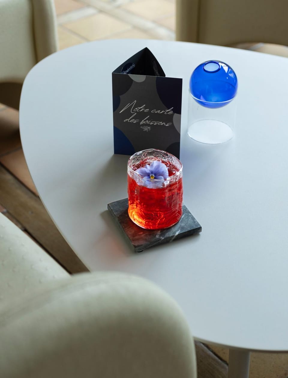 Restaurant/places to eat, Lounge or bar